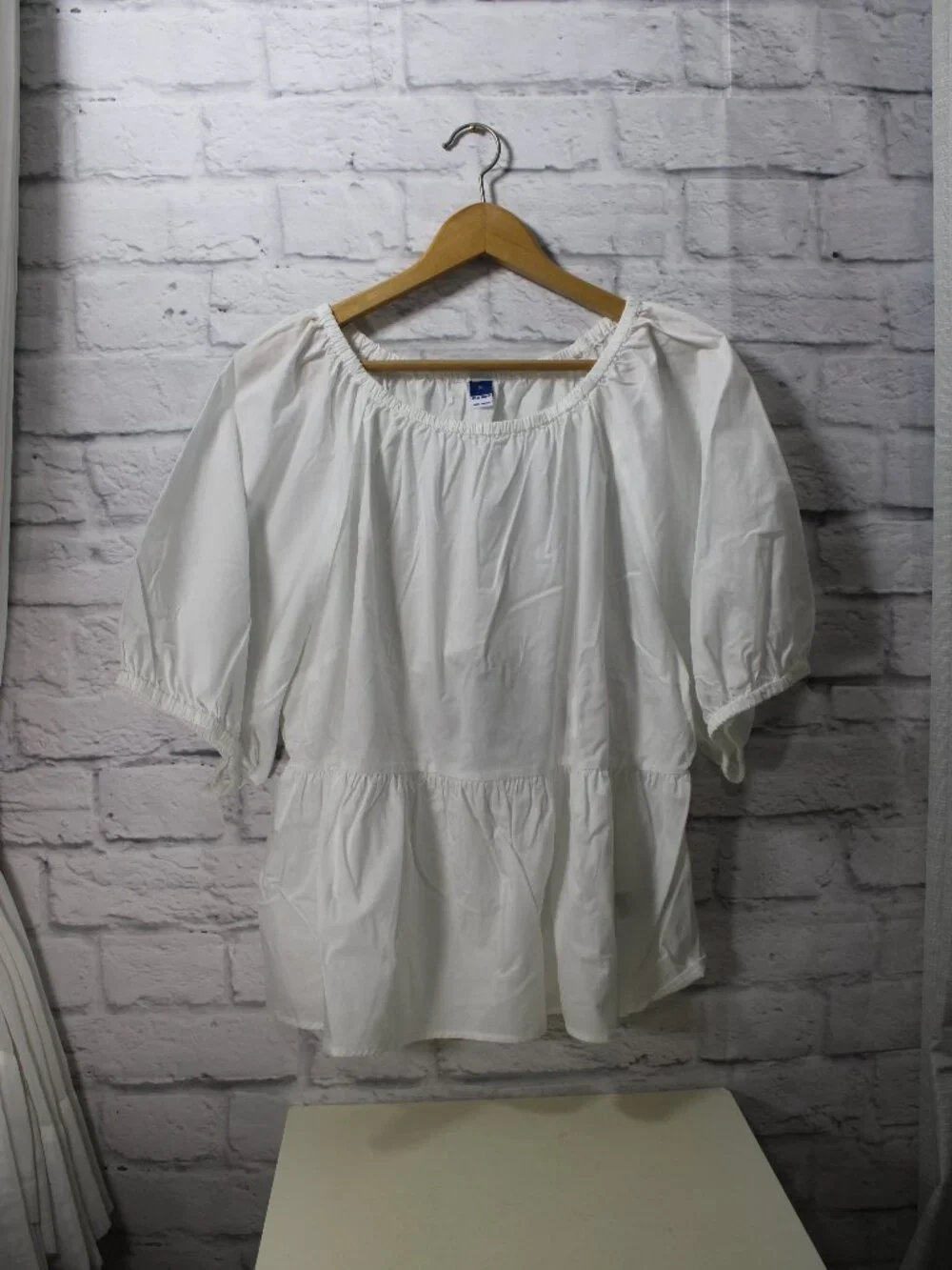 Old Navy Extra Large White Puff Sleeve Open Back 100% Cotton Peplum Blouse